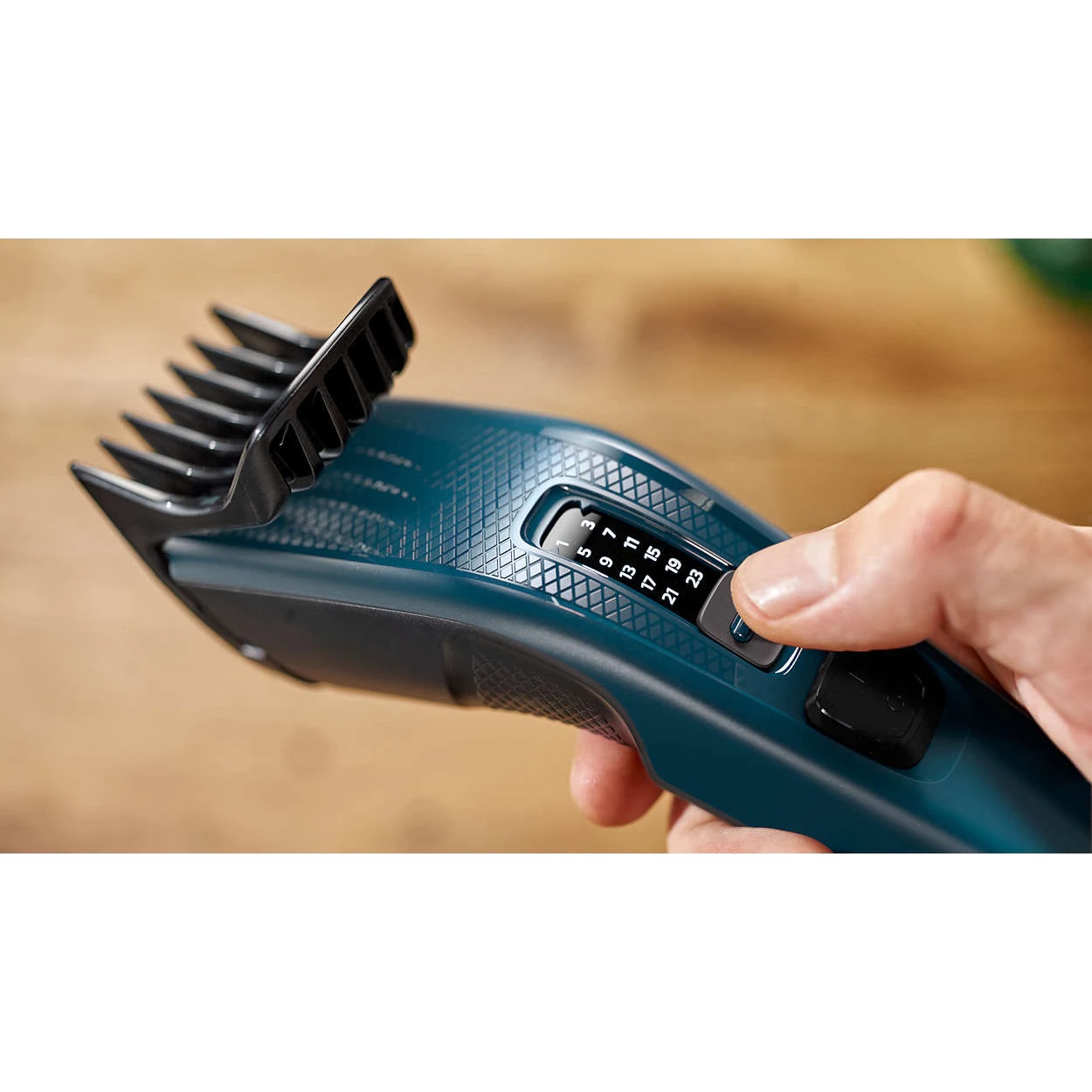 Aparat de tuns PHILIPS Seria 3000 HC3505/15, 13 setari de lungime, utilizare cu fir, lame din otel inoxidabil, Albastru