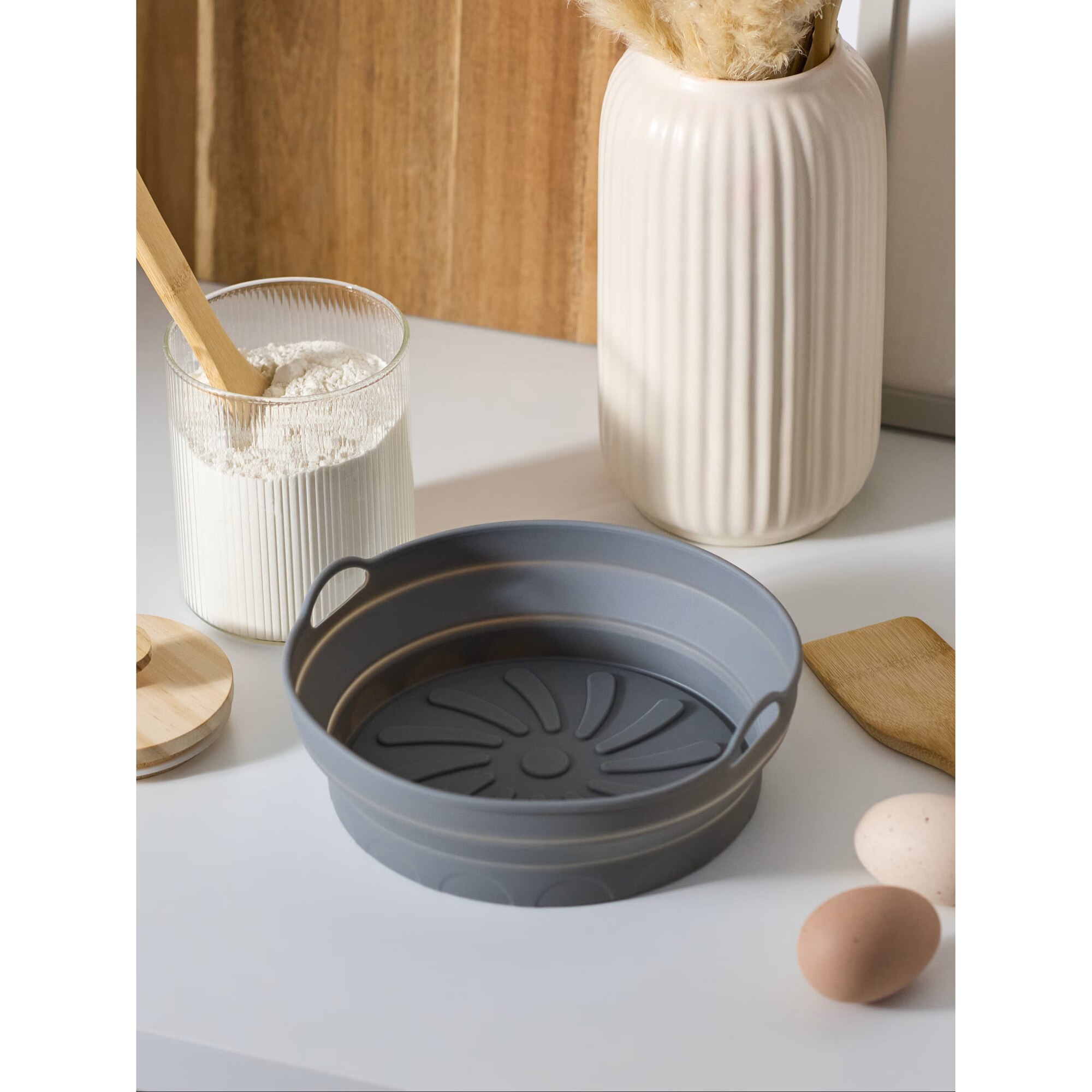 Tava de Copt Adler AD 6734, din Silicon, Potrivita Pentru Air Fryer, Antiaderenta, Rezistenta La Temperaturi Inalte -40°C -230°C, 20.3 x 20.3 x 7 cm, Usor De Curatat, Desprindere Usoara, Reutilizabila, Design Pliabil, Cu Manere Anti Alunecare, Gri
