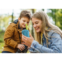 Set 2 statii Walkie Talkie pentru copii Lifenaxx TX-347, Lanterna Integrata, Raza de Actiune pana la 3 km, 8 canale, Ecran LCD cu iluminare, 4 x AAA, Din Plastic, Verde/Albastru